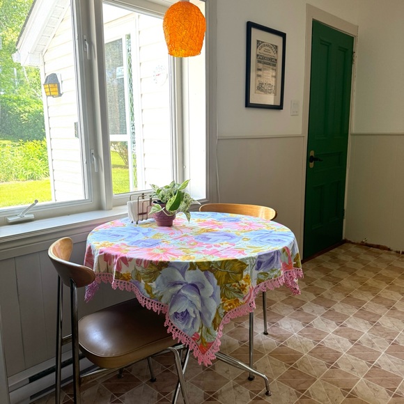 Vintage Floral & Crochet Lace Square Tablecloth - Picture 8 of 15